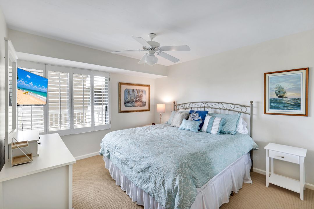 21 Bluebill Ave  #905, Naples, FL 34108