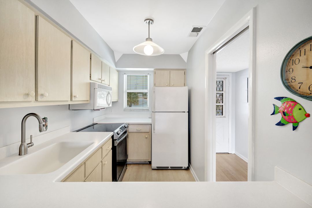 750 Mooring Line Dr #207, Naples, FL 34102