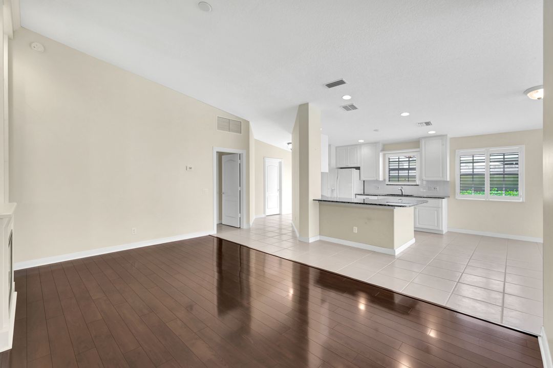 3312 Cayman Ln, Naples, FL 34119