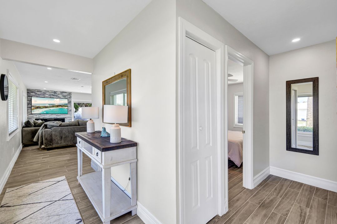 701 93rd Ave N, Naples, FL 34108