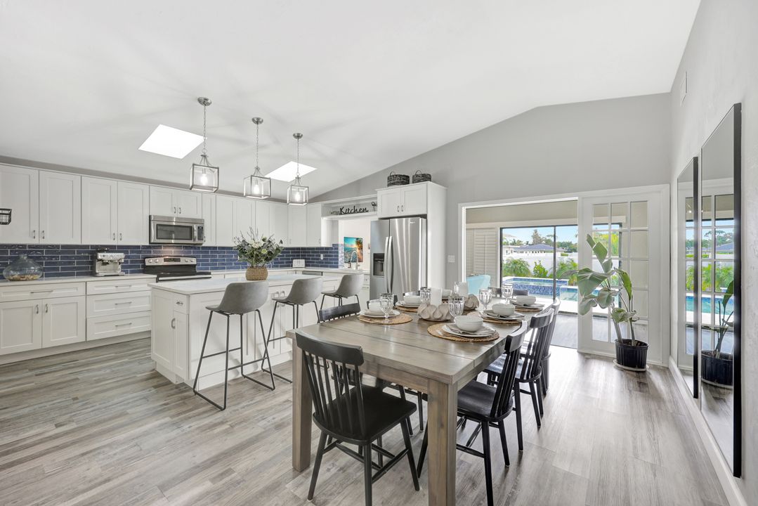 738 101st Ave N, Naples, FL 34108