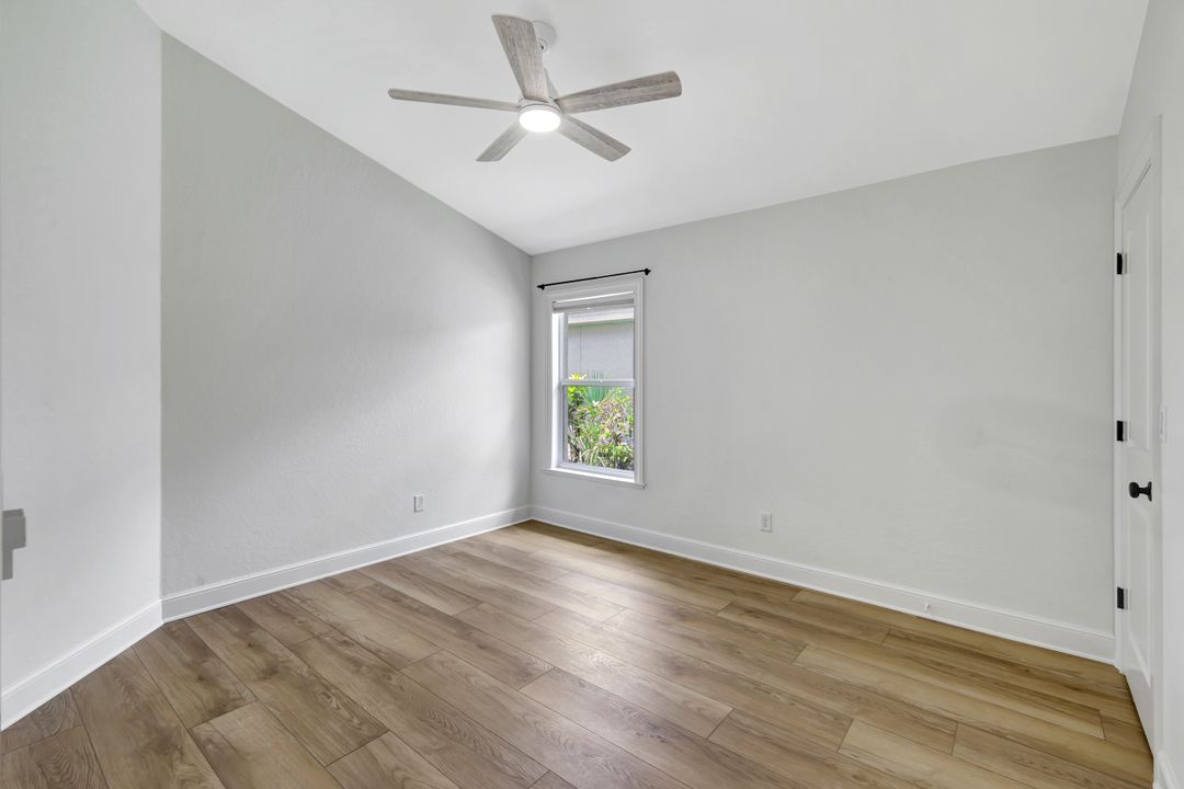 7052 Timberland Cir, Naples, FL 34109