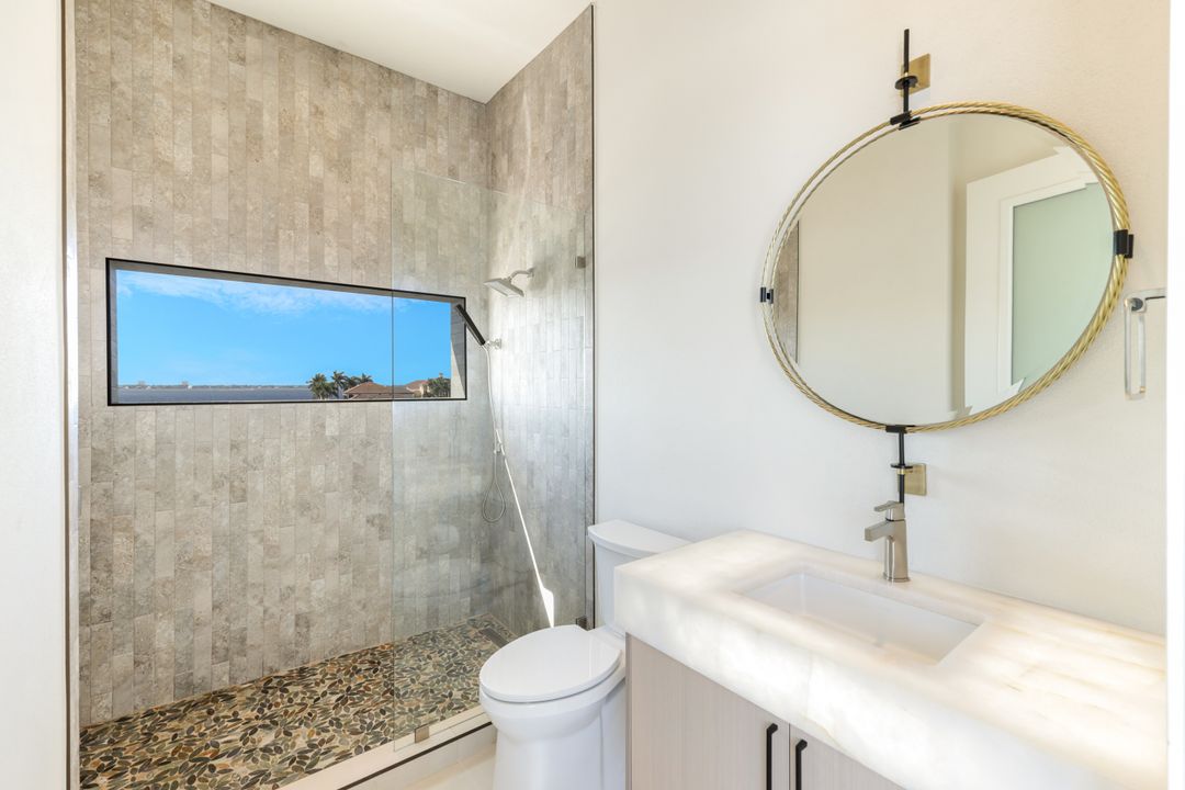 5384 Colonade Ct, Cape Coral, FL 33904