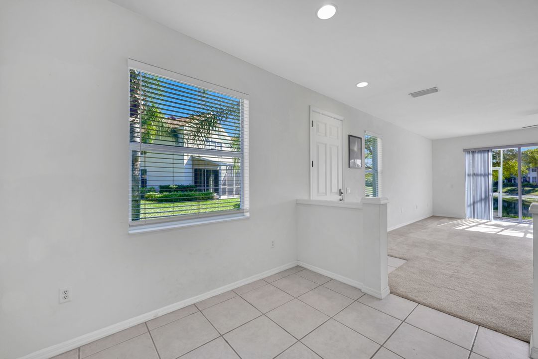 1088 Oxford Ln #48, Naples, FL 34105