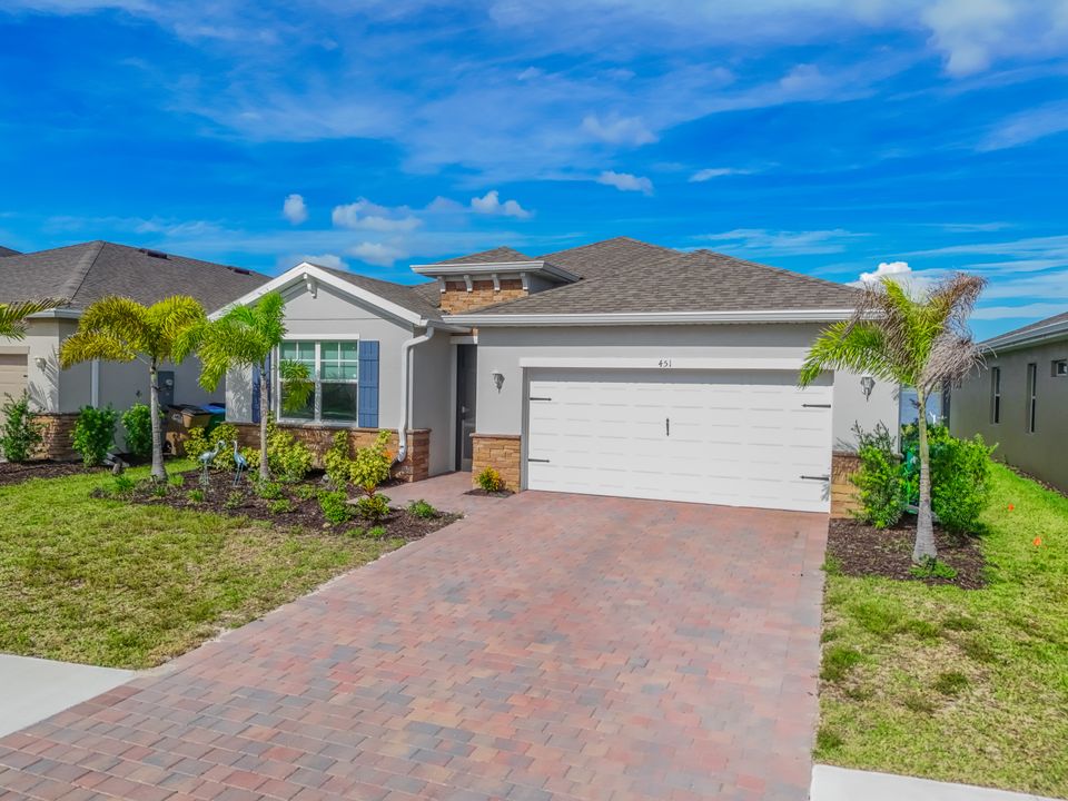 451 Spring Hill Lake Loop, Cape Coral, FL 33993