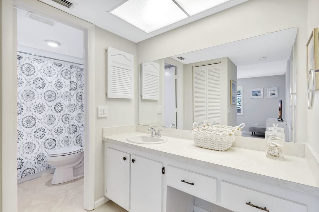 232 Memory Ln #2, Naples, FL 34112