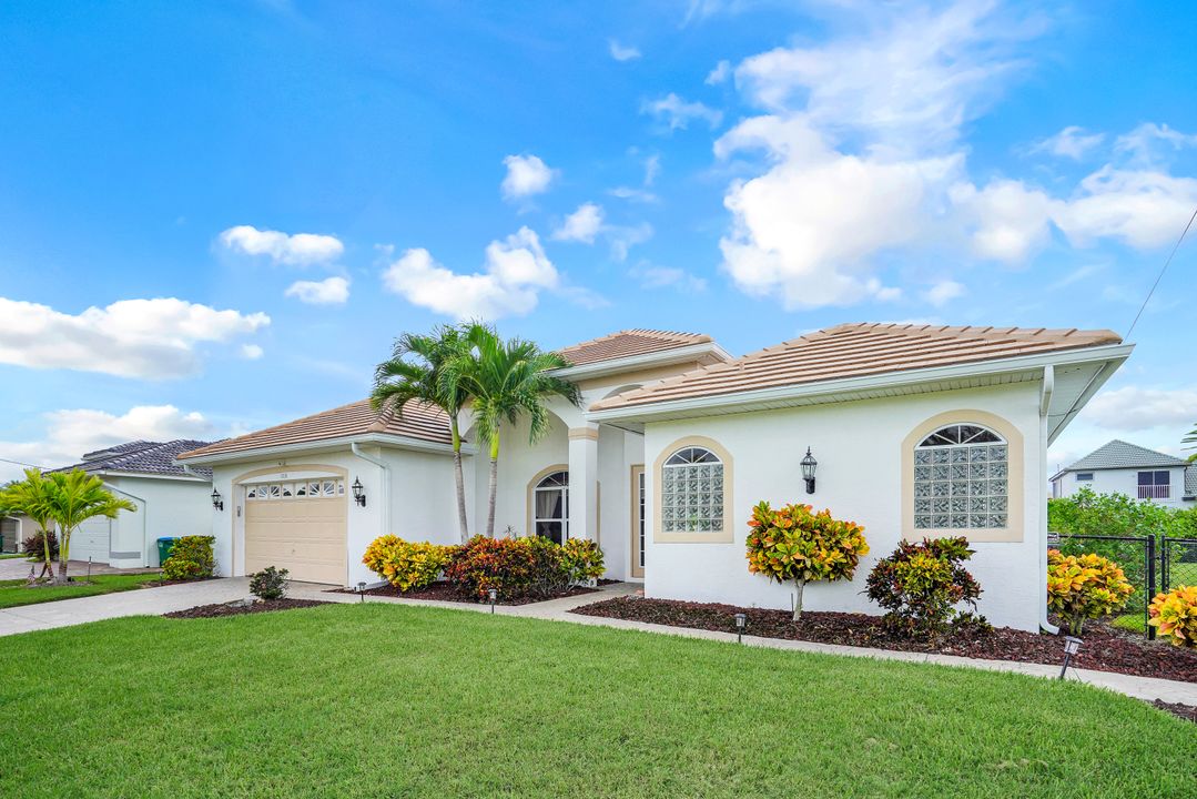 2210 Cape Coral Pkwy W, Cape Coral, FL 33914