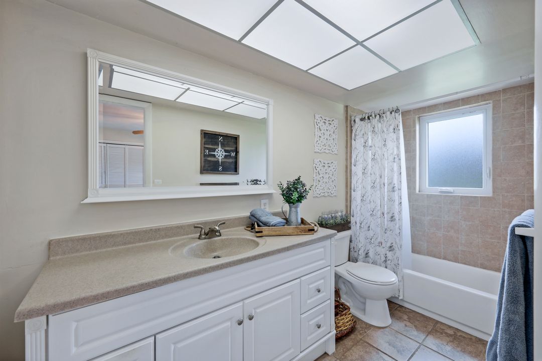 289 Burning Tree Dr, Naples, FL 34105