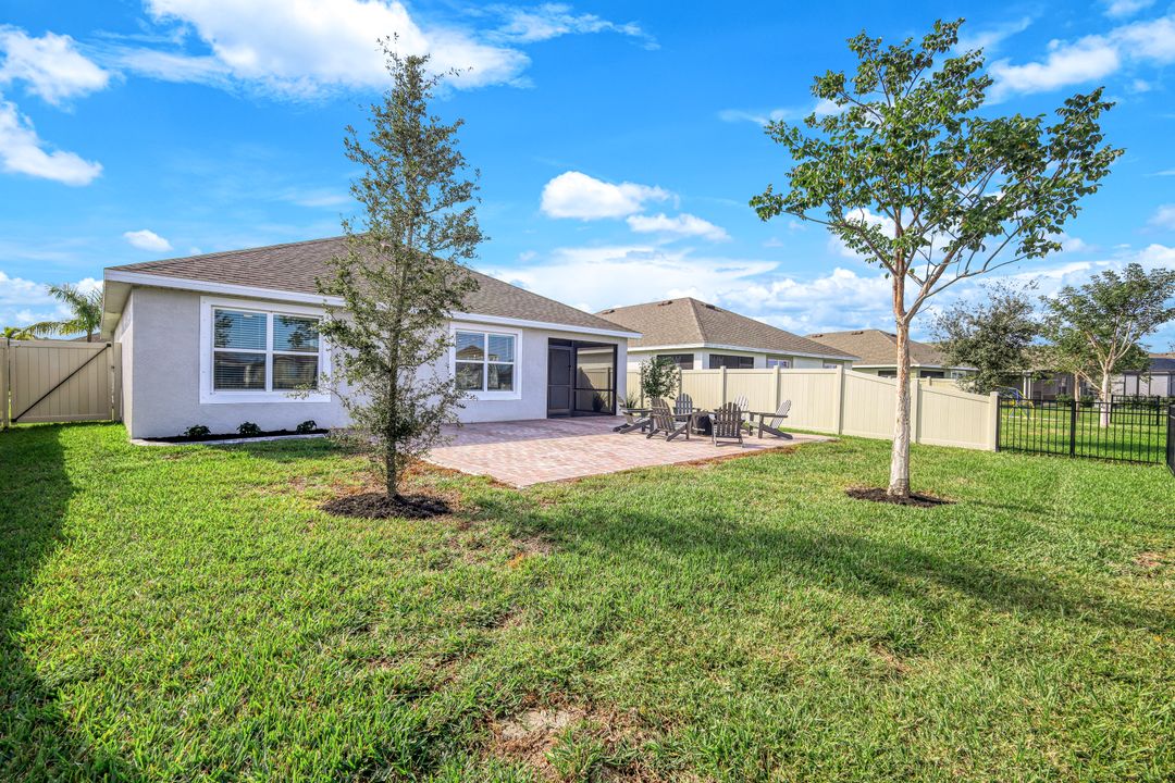 8837 Cascade Price Cir, North Fort Myers, FL 33917