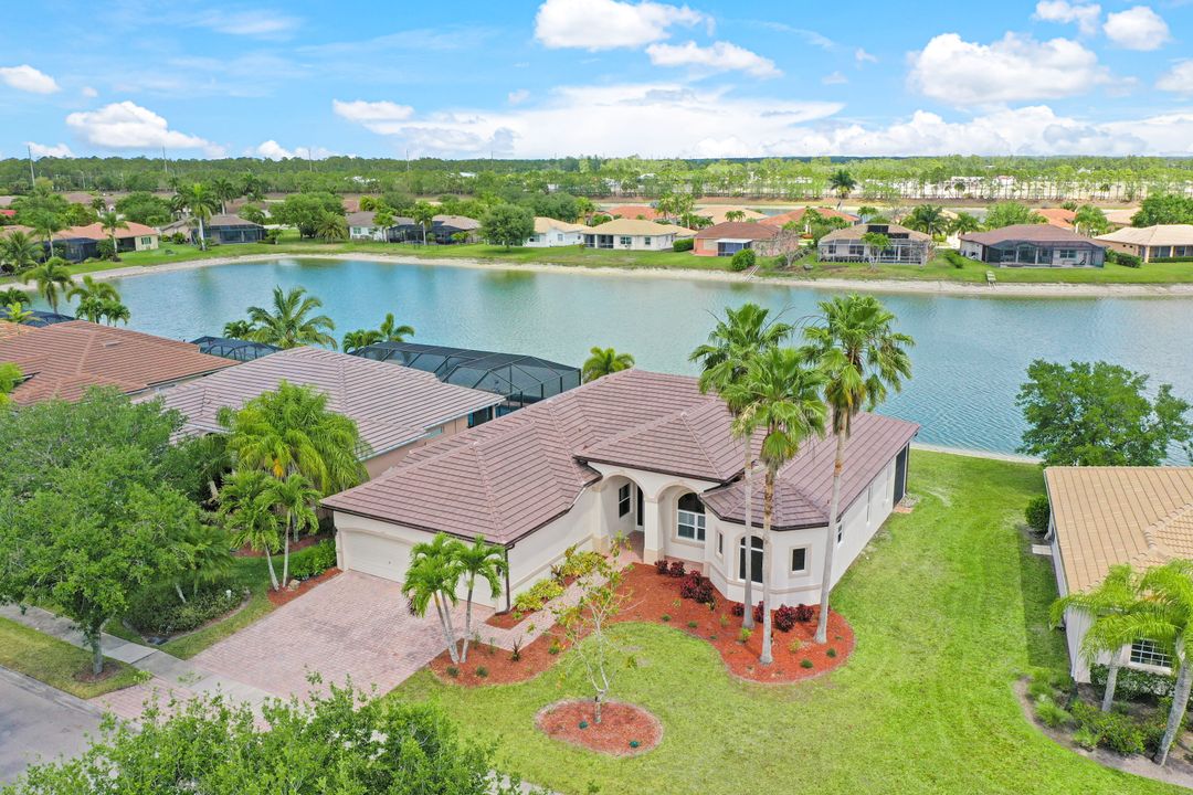 985 Chesapeake Bay Ct, Naples, FL 34120