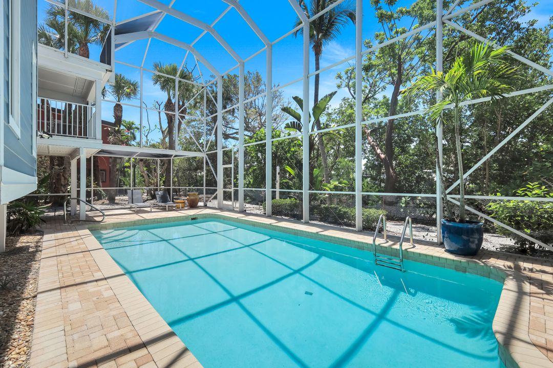513 Lighthouse Way, Sanibel, FL 33957