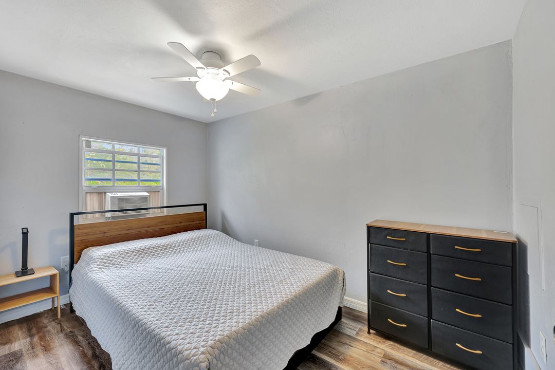 10464 Betsy Pkwy, Saint James City, FL 33956