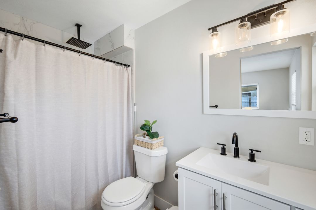 942 Narcissus St, North Fort Myers, FL 33903