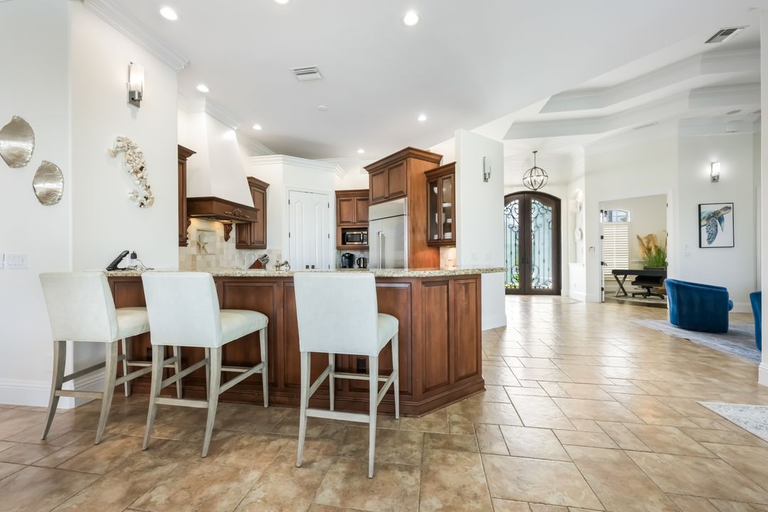 466 Clifton Ct, Marco Island, FL 34145