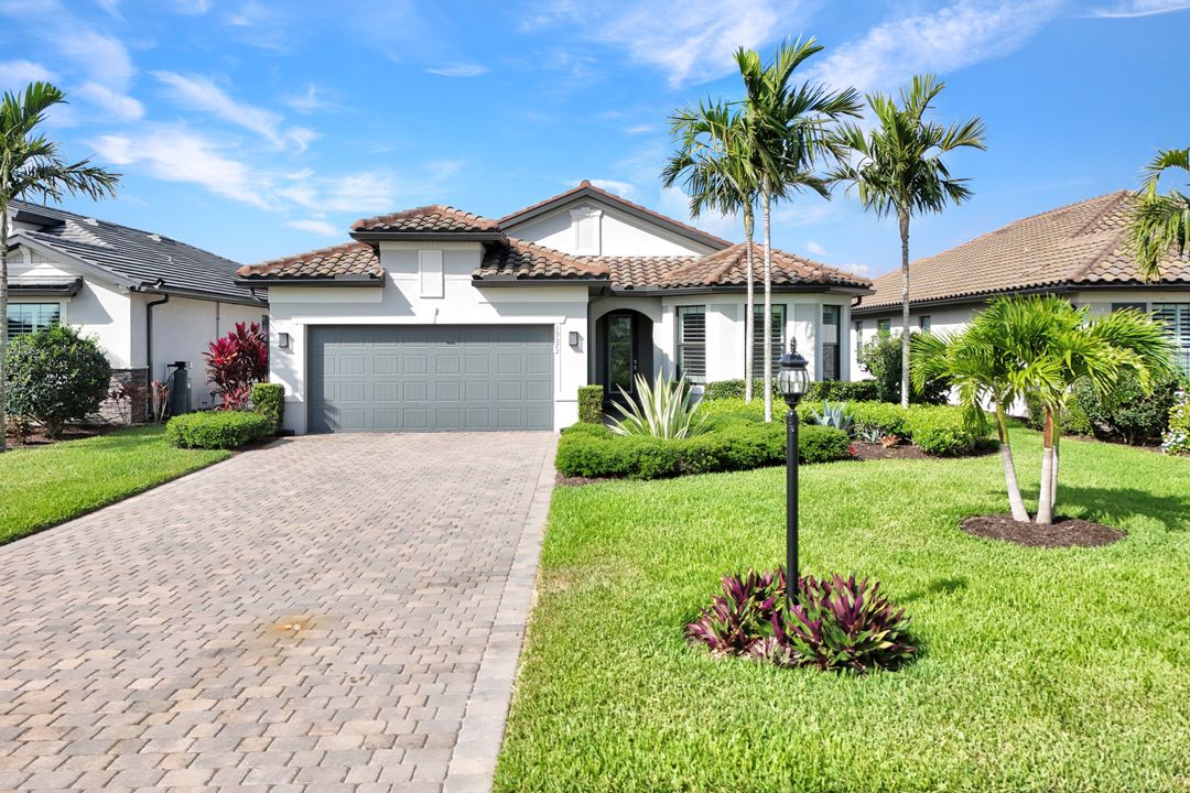19572 Utopia Ln, Estero, FL 33913