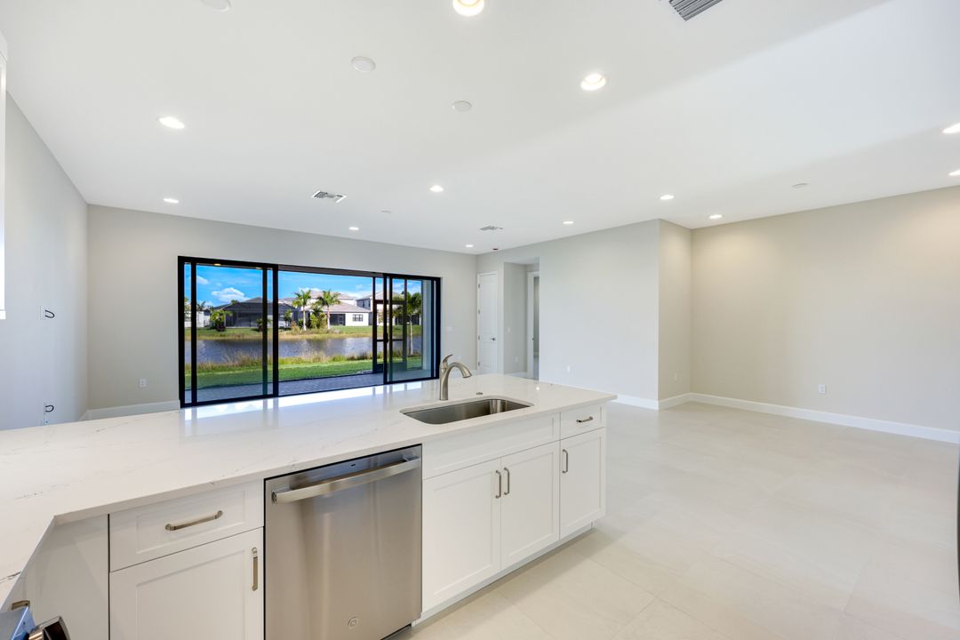 12650 Alderson Ave, Estero, FL 33928