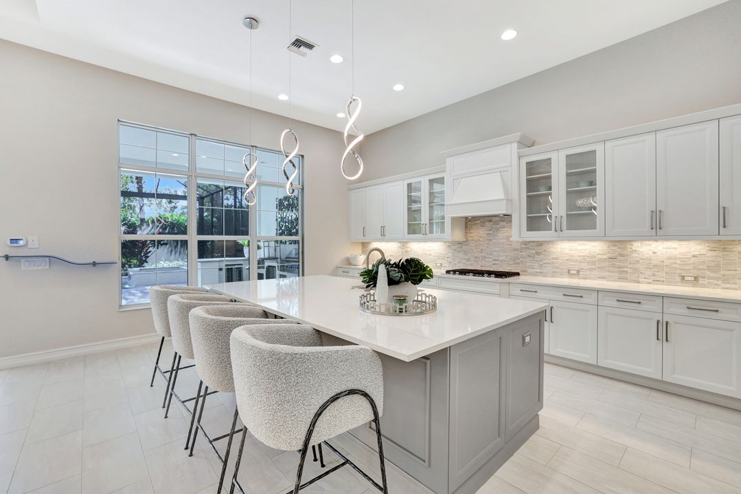 3164 Capistrano Lane, Naples, FL 34105