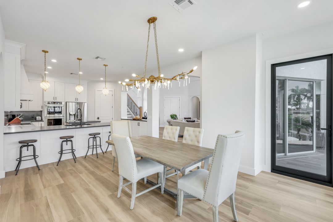 155 Heron Ave, Naples, FL 34108