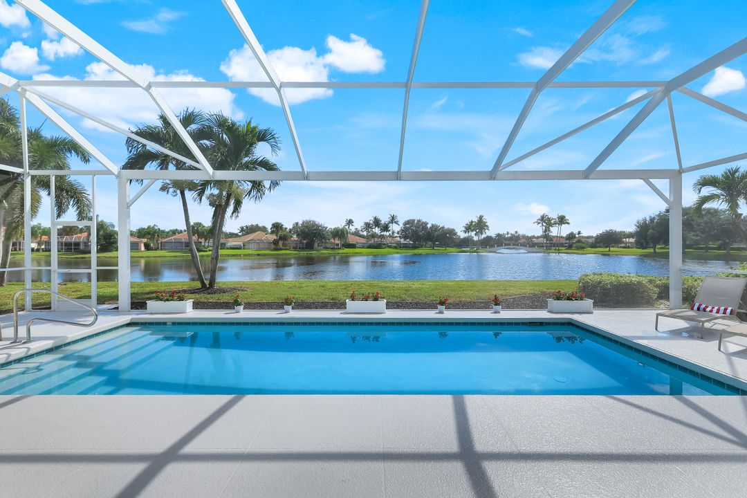 4338 Queen Elizabeth Way, Naples, FL 34119