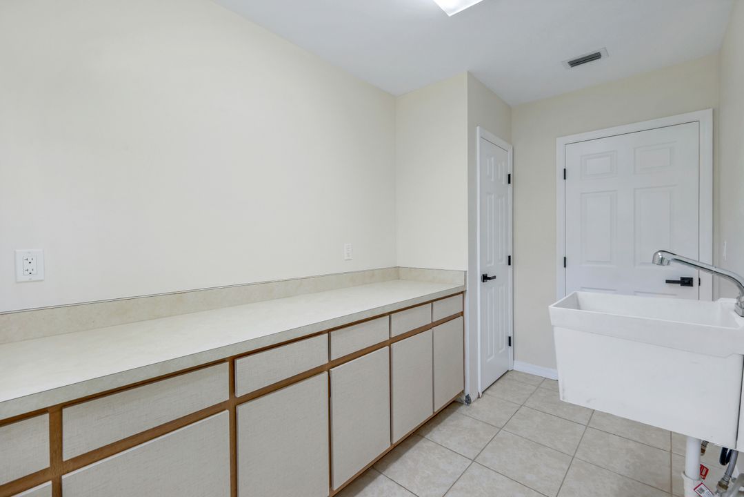 1432 SE 33rd St, Cape Coral, FL 33904