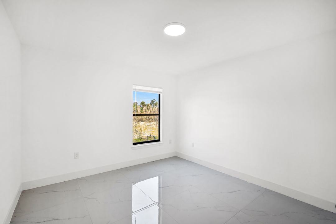 2618 Queen Dr, Lehigh Acres, FL 33971