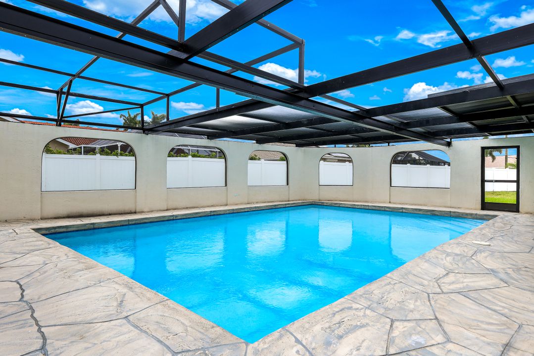 3137 SE 22nd Ave, Cape Coral, FL 33904