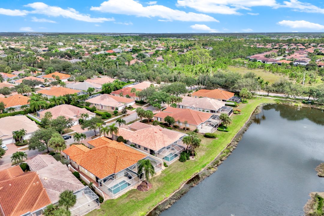 4307 Redonda Ln, Naples, FL 34119