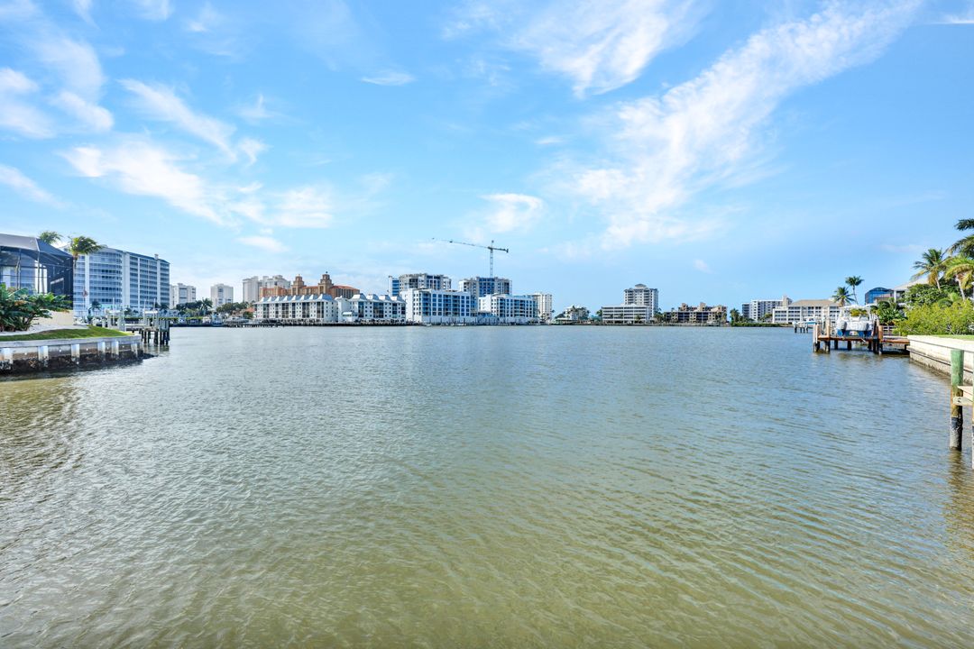 432 Oak Ave, Naples, FL 34108