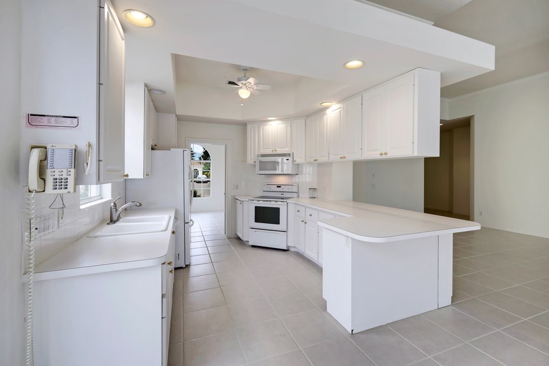 5304 Hawkesbury Way, Naples, FL 34119