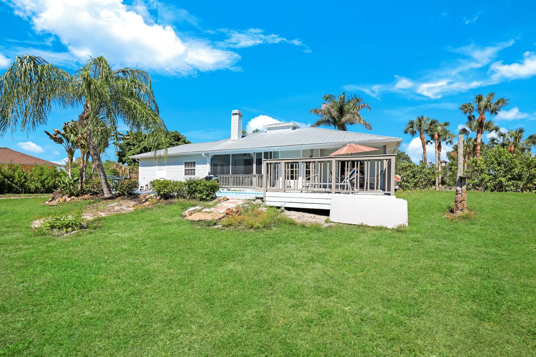 491 21st St NW, Naples, FL 34120