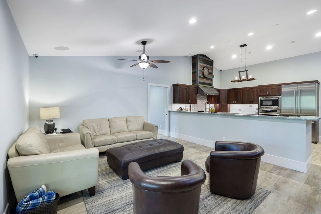 6036 Cedar Tree Ln, Naples, FL 34116