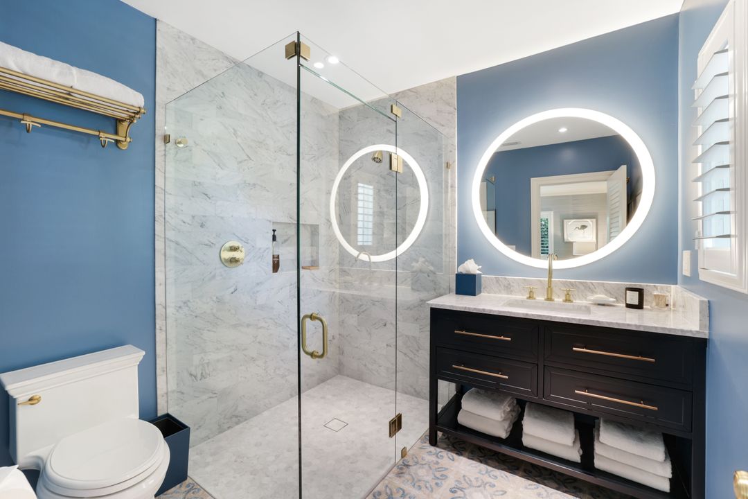 642 6th Ave N, Naples, FL 34102
