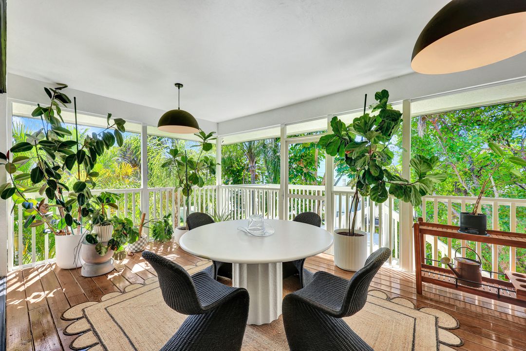 746 Park Ave, Naples, FL 34110