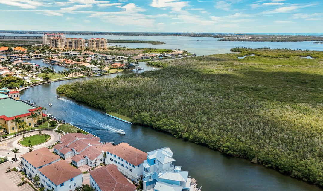 5826 Shell Cove Drive, Cape Coral, FL 33914