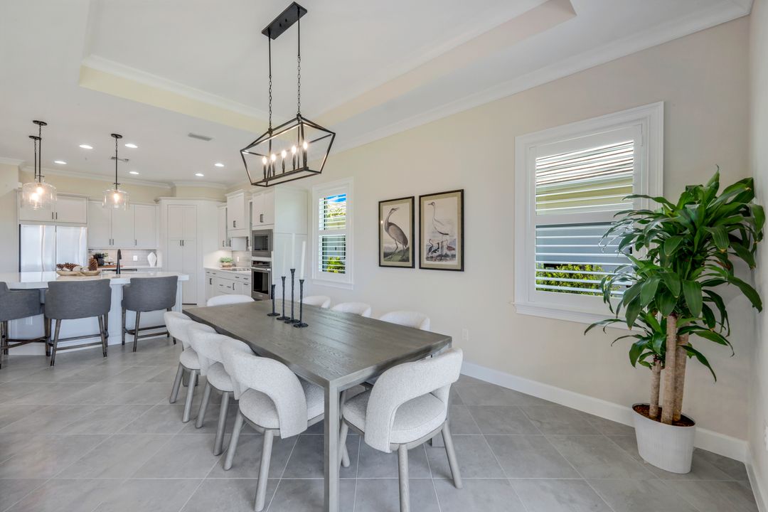 8850 Calypso Ct, Naples, FL 34112