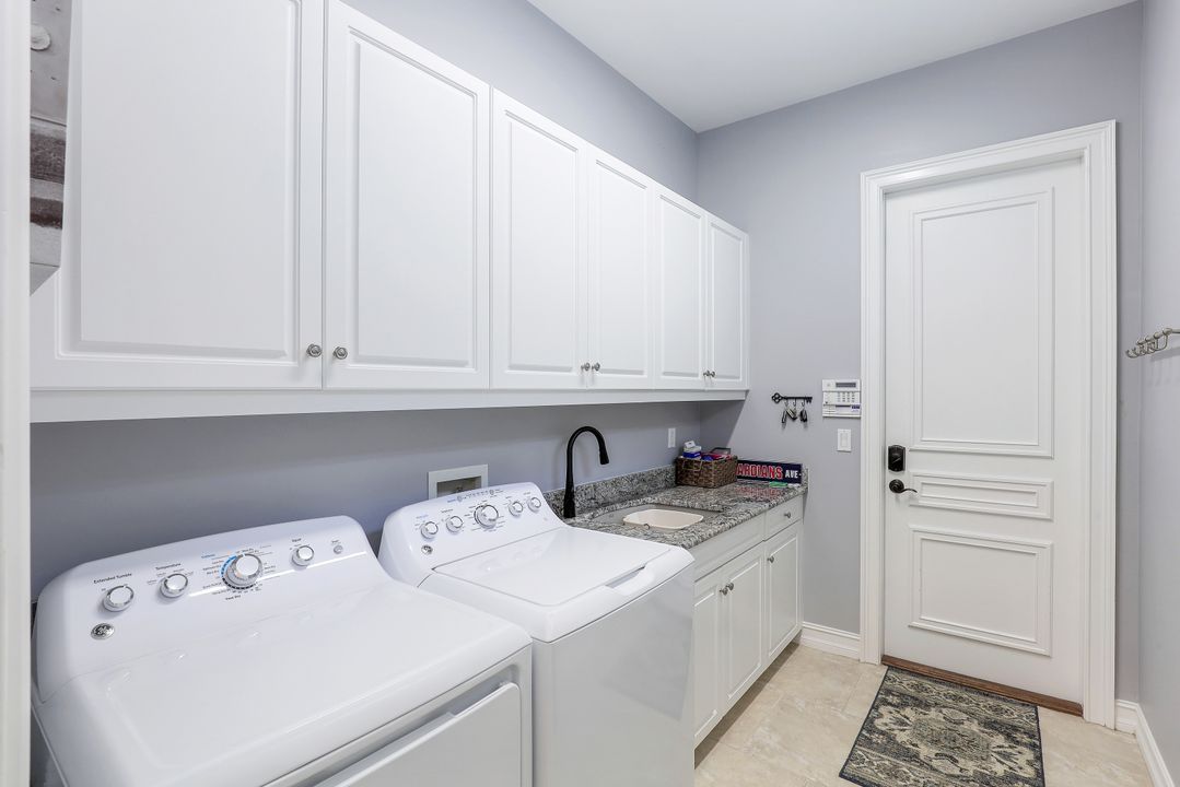 18132 Via Caprini Dr, Miromar Lakes, FL 33913