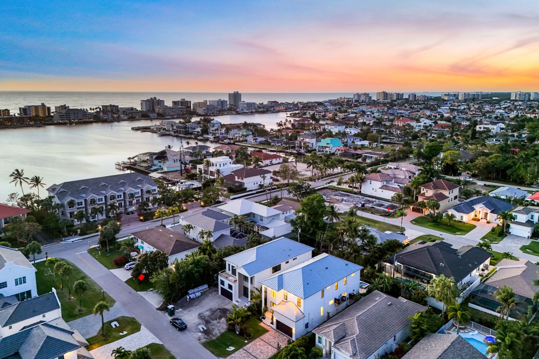 513 92nd Ave N, Naples, FL 34108