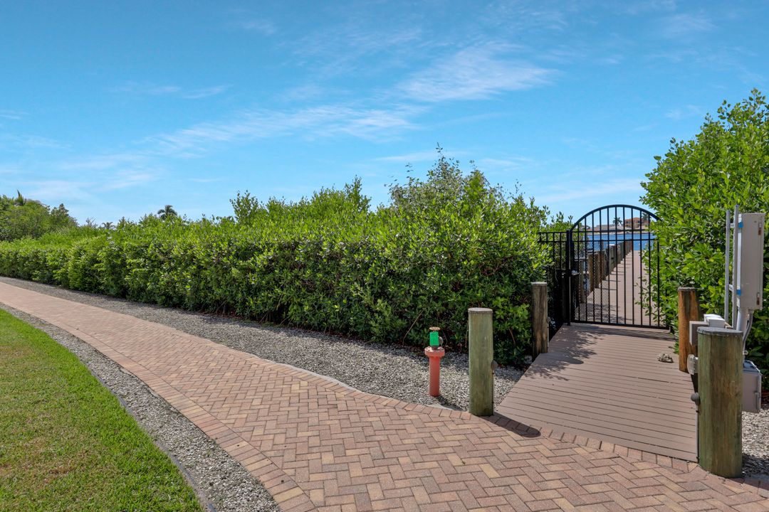 226 3rd St #206, Bonita Springs, FL 34134