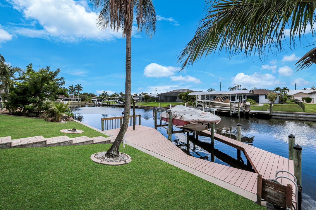 3712 SE 17th Pl, Cape Coral, FL 33904