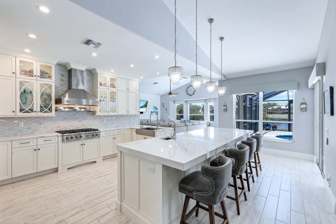 3730 Lakemont Dr, Bonita Springs, FL 34134