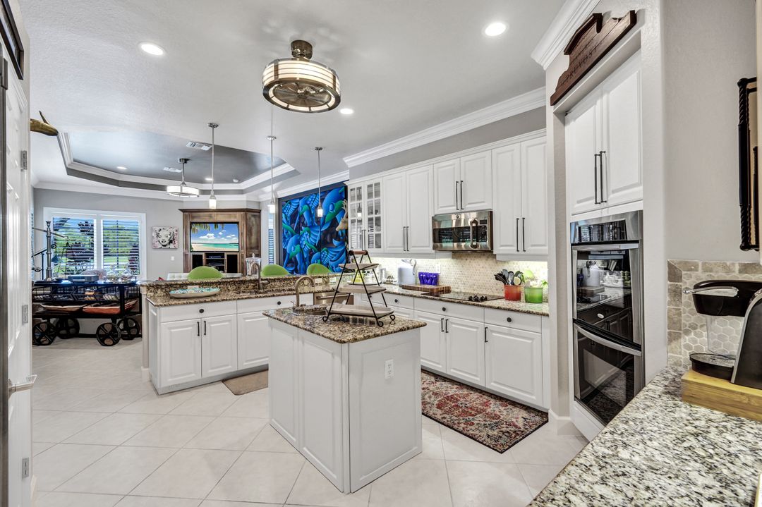 9784 Nickel Ridge Cir, Naples, FL 34120