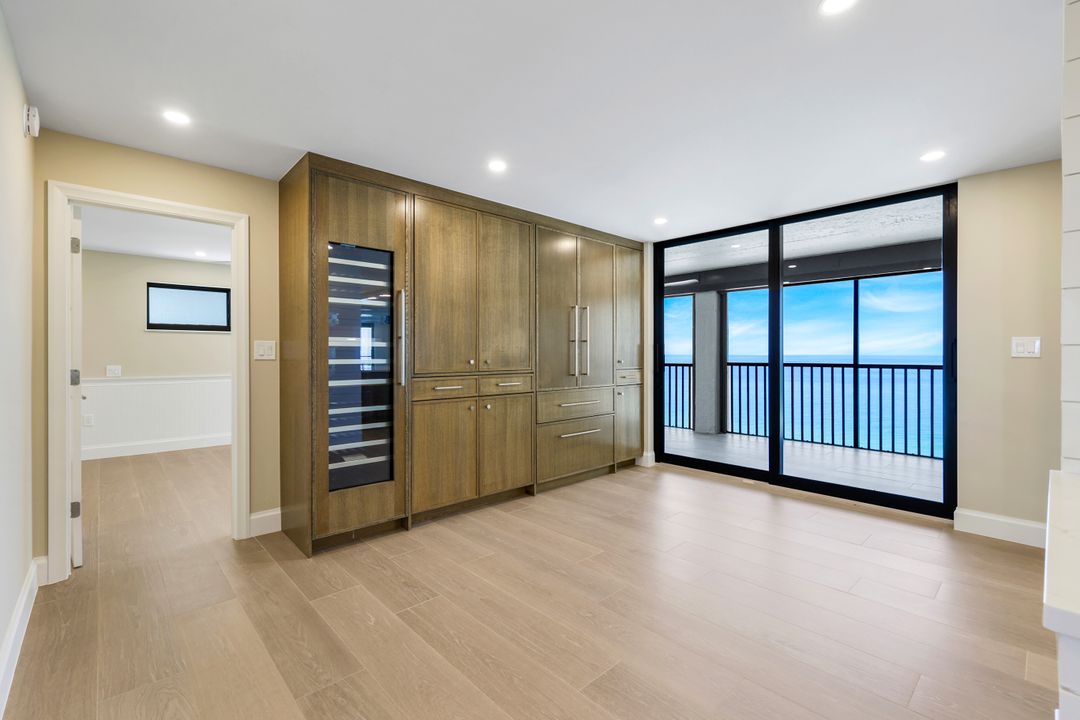 9715 Gulf Shore Dr #702, Naples, FL 34108