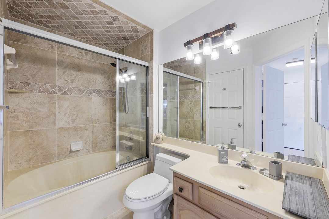 8200 Twelve Oaks Cir #412, Naples, FL 34113