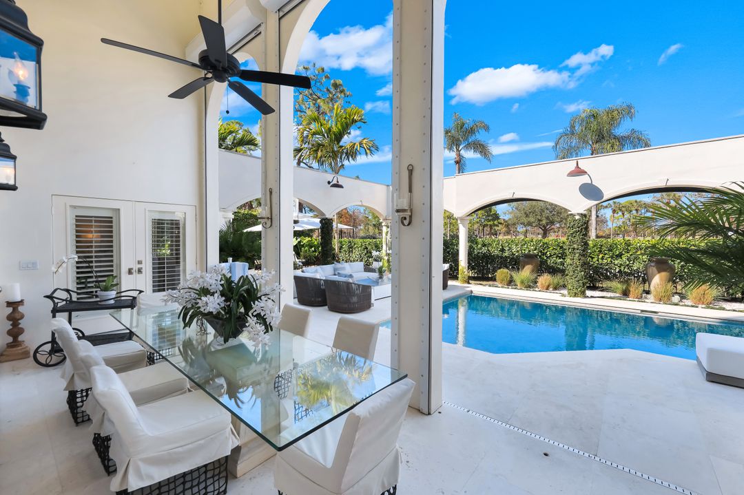 180 Edgemere Way S, Naples, FL 34105