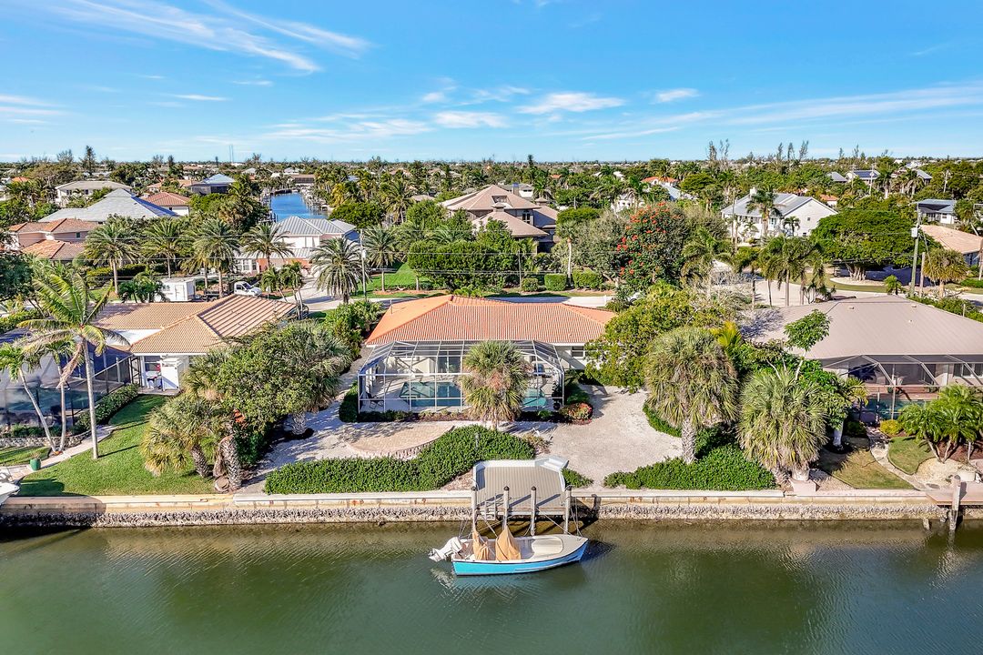 1010 Kings Crown Dr, Sanibel, FL 33957
