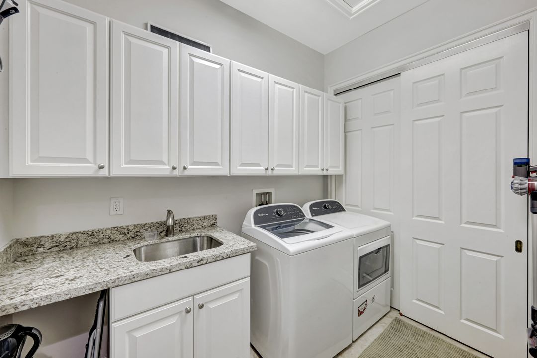7842 Hawthorne Dr #1703, Naples, FL 34113