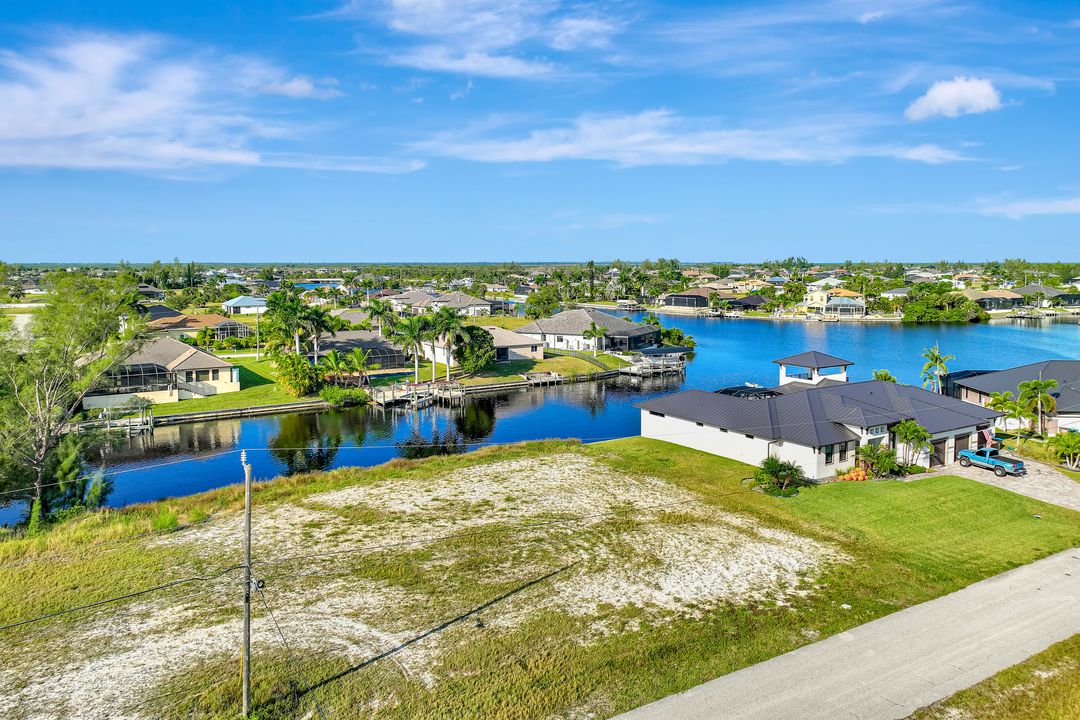 2002 NW 36th Ave, Cape Coral, FL 33993