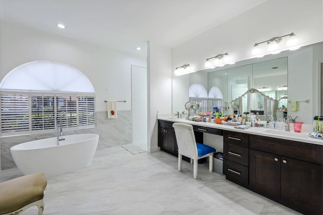 6689 Mill Run Rd, Naples, FL 34109