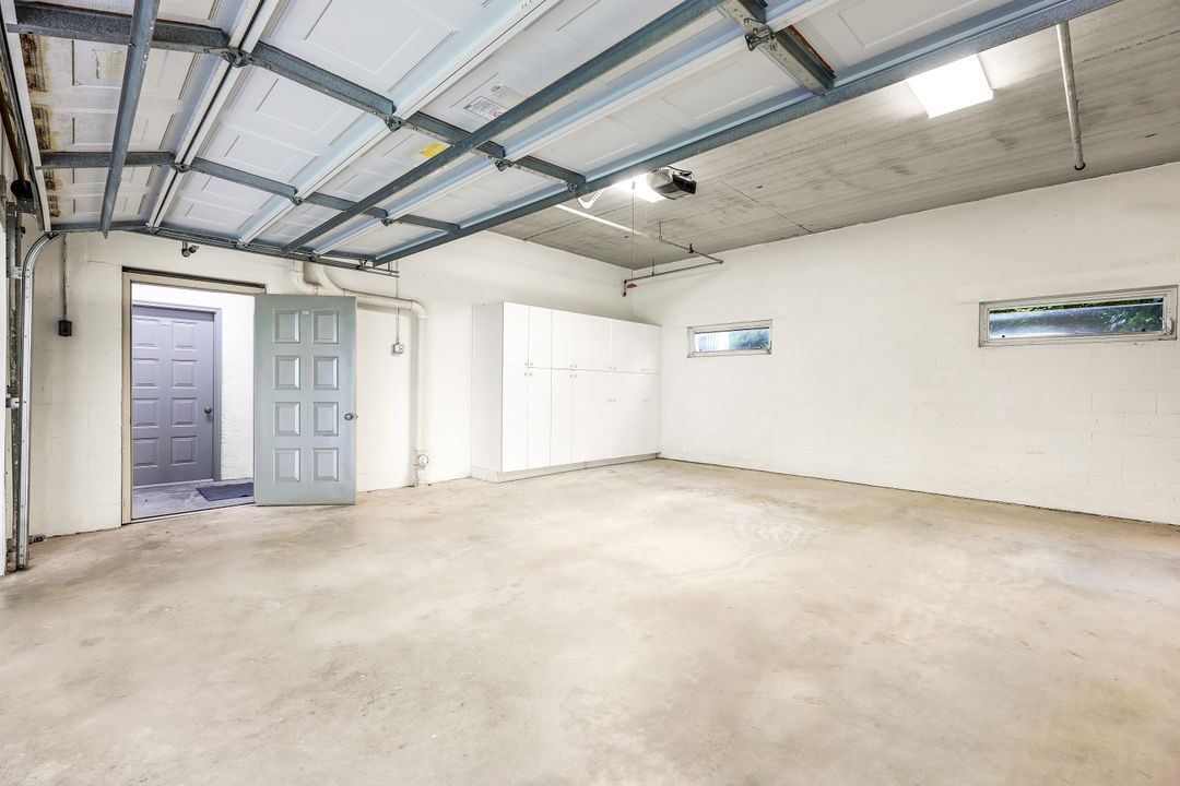 805 Bentwater Cir #101, Naples, FL 34108