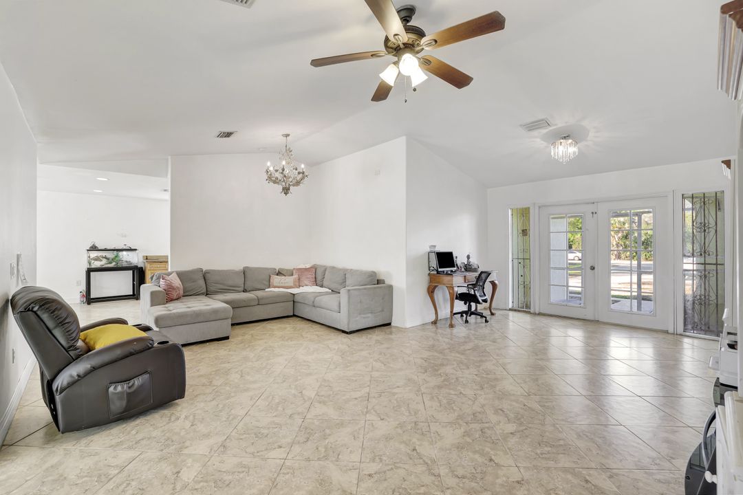 4090 32nd Ave SE, Naples, FL 34117